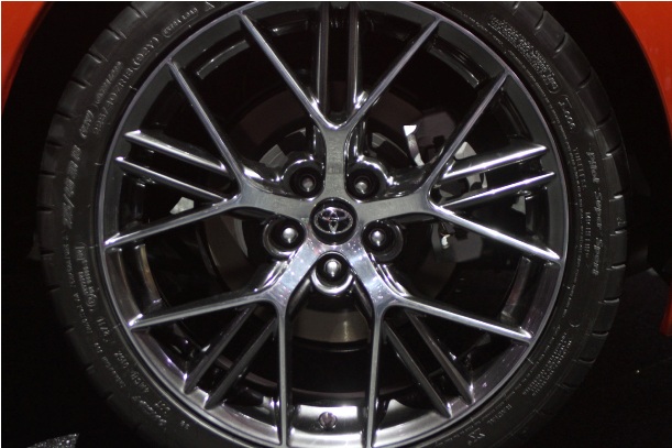 2012-toyota-gt-86-wheel.jpg