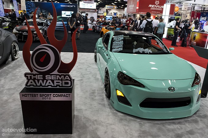 2012-sema-minty-fresh-scion-fr-s-live-photos-medium_14.jpg