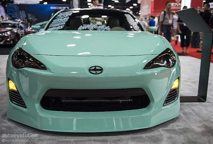 2012-sema-minty-fresh-scion-fr-s-live-photos-medium_2.jpg