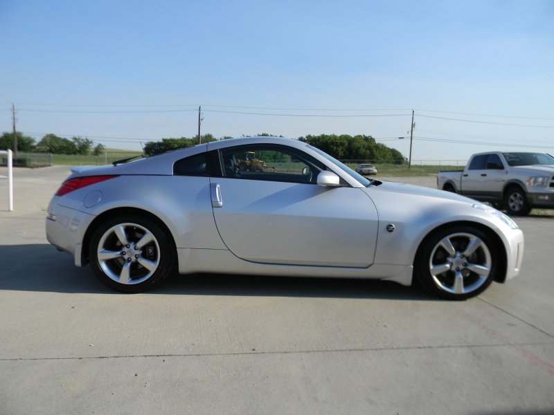 2006-Nissan-350Z-Coupe-Enthusiast-3.jpg