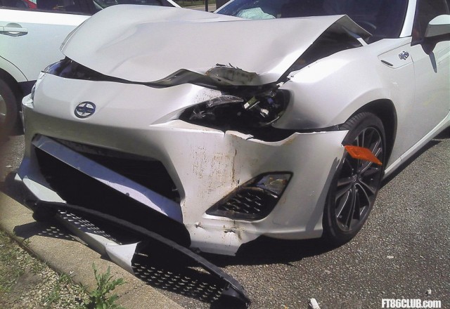 2013-scion-fr-s-crash--image-courtesy-ft86club_100393435_m.jpg