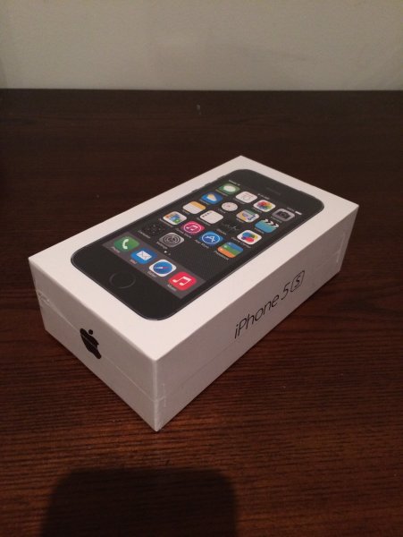 賣Iphone 5s 32G 太空灰黑 全新未拆封