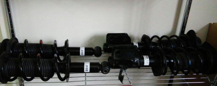 賣 86 原廠 避震器 一組，交車拆下。