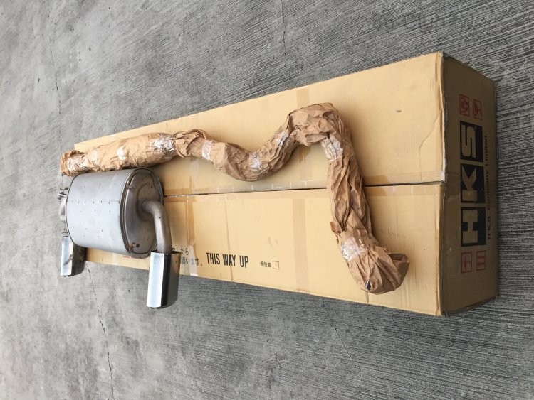 原廠中尾段排氣管 & 原廠煞車卡鉗(前後+油管)