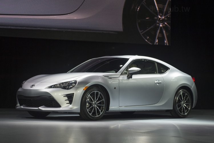 03-2017-toyota-86-ny-1.jpg