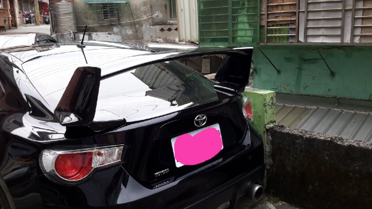 AERO 黑色尾翼