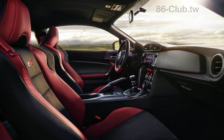 BRZ_Gallery_Interior.jpg